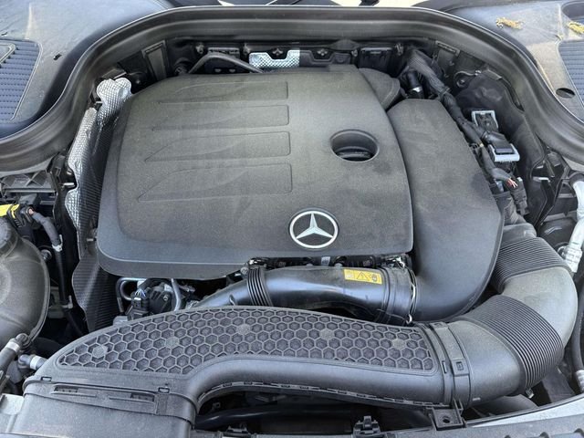 Used 2022  Mercedes-Benz GLC 300 image 13