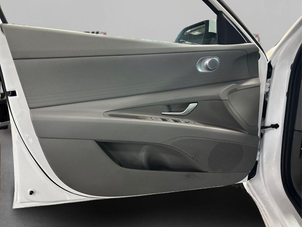 New 2026 White Hyundai Blue image 16