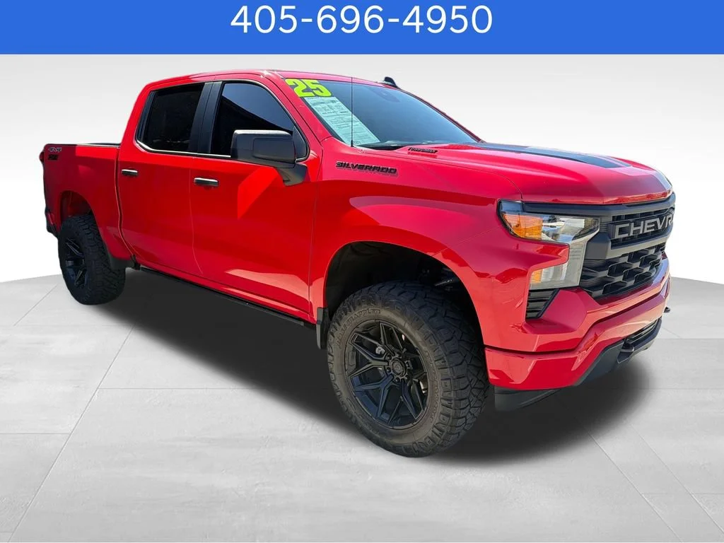 Pre-Owned 2025 Chevrolet Silverado 1500 Custom