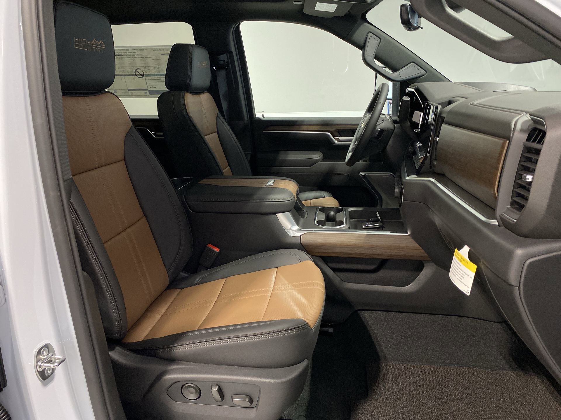 New 2026 Polar White Tricoat Chevrolet High Country image 29