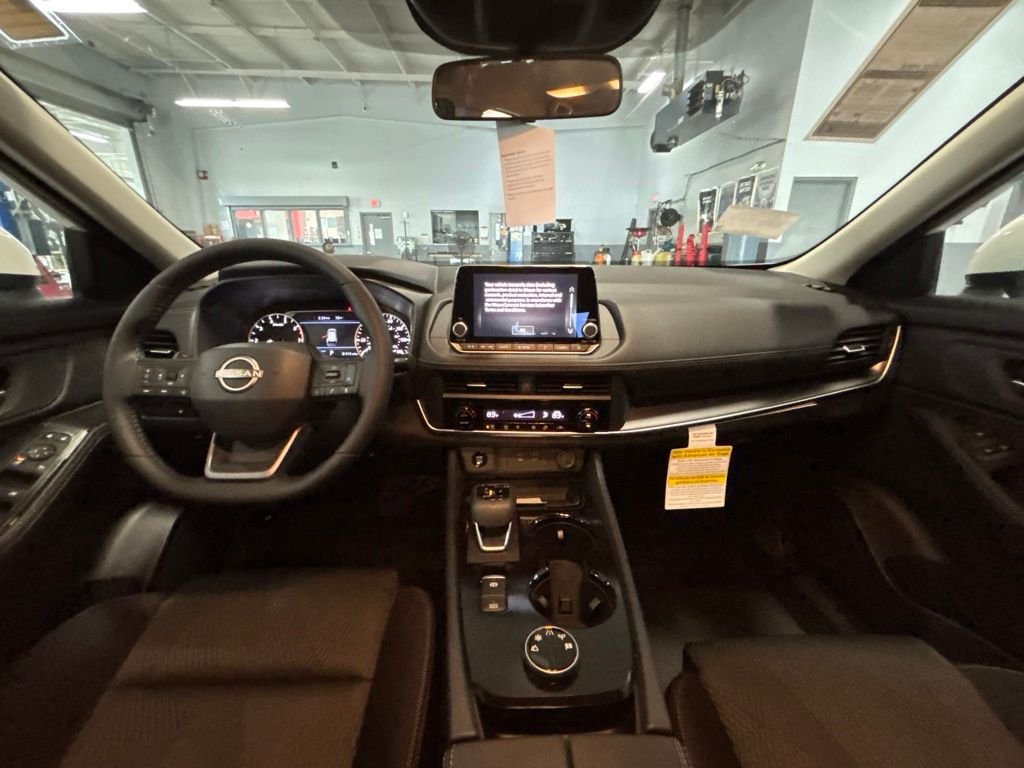 2026 Nissan Rogue SV - Photo 18