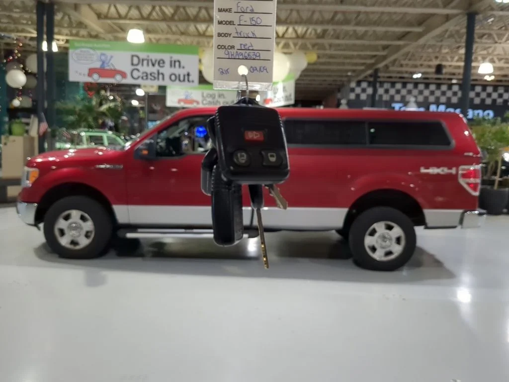 Used 2009 Red Ford  image 2