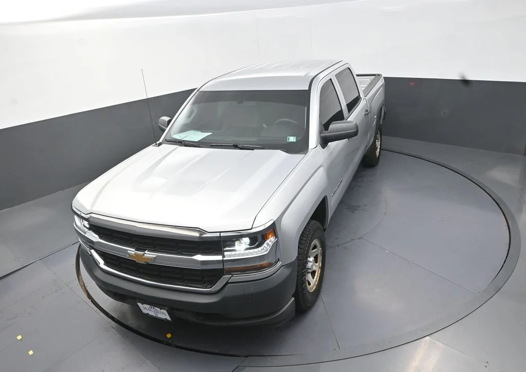 Used 2018 Silver Chevrolet WT image 15
