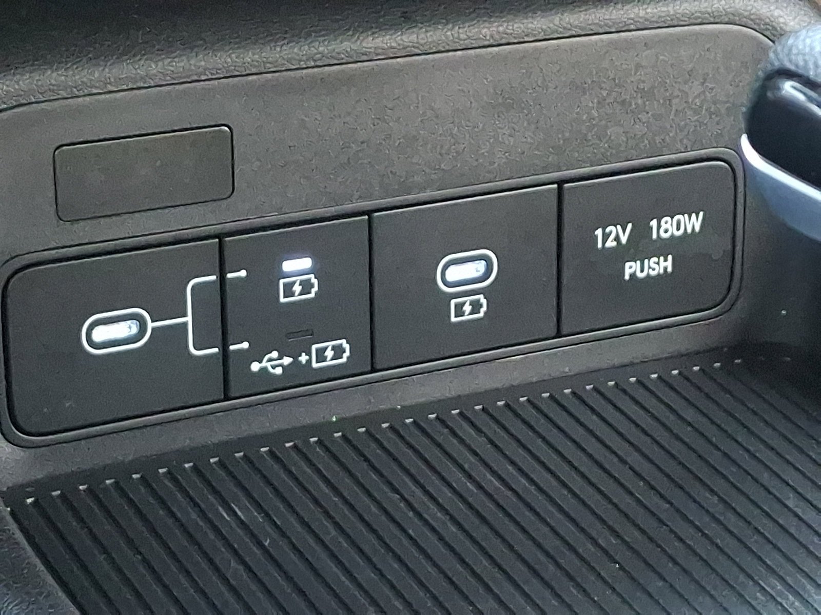 2026 Hyundai Kona SE - Photo 24