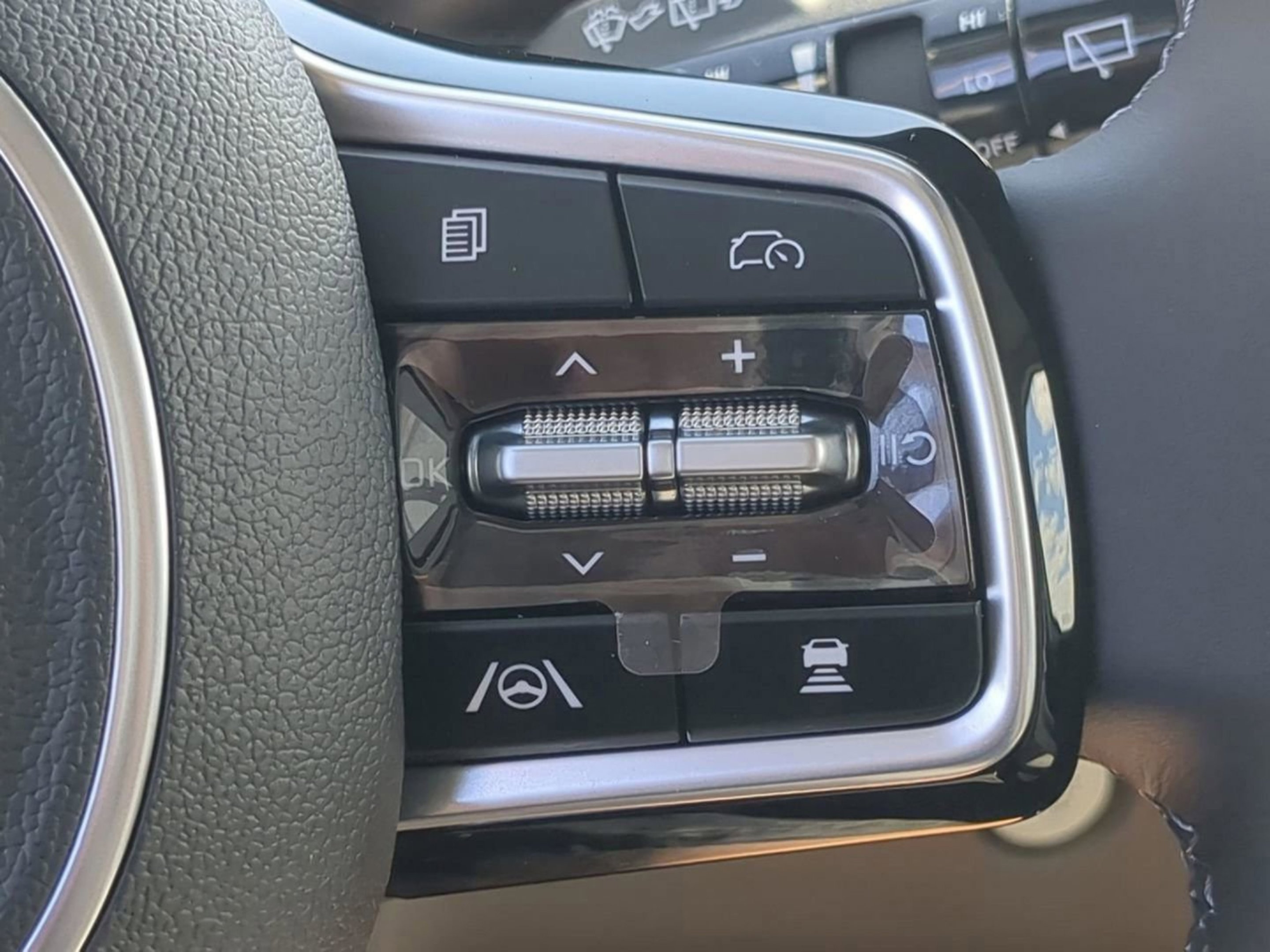 New 2026 Ivory Silver Kia SX image 32