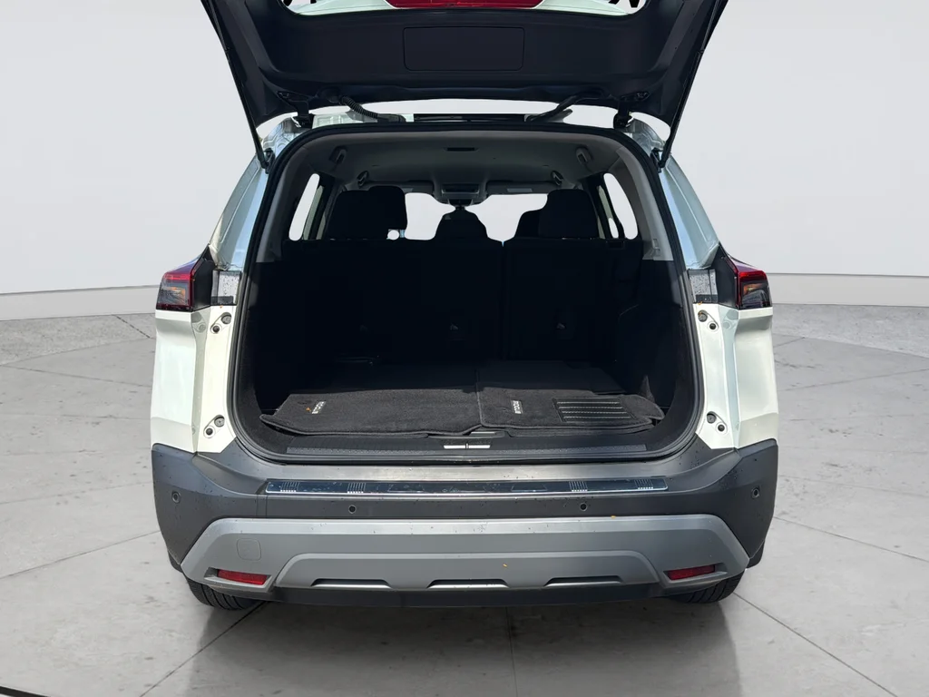 Used 2023 White Nissan SV image 24