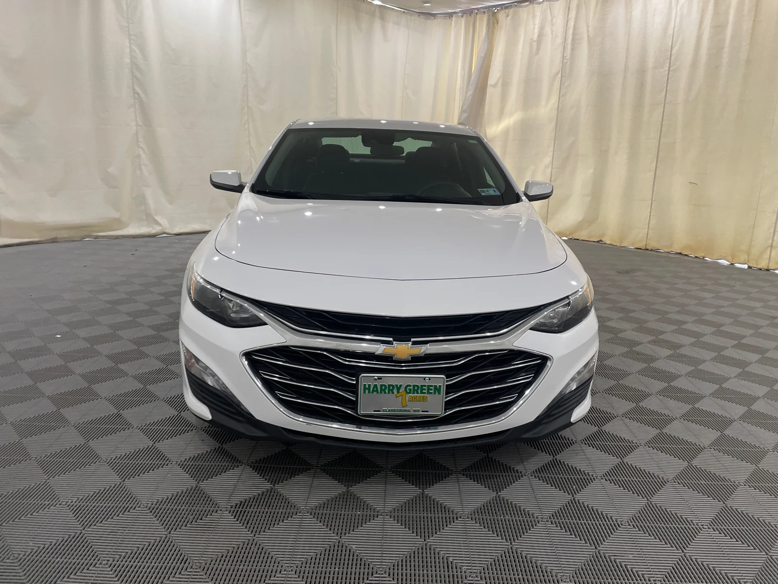 Used 2024 Summit White Chevrolet LT image 3