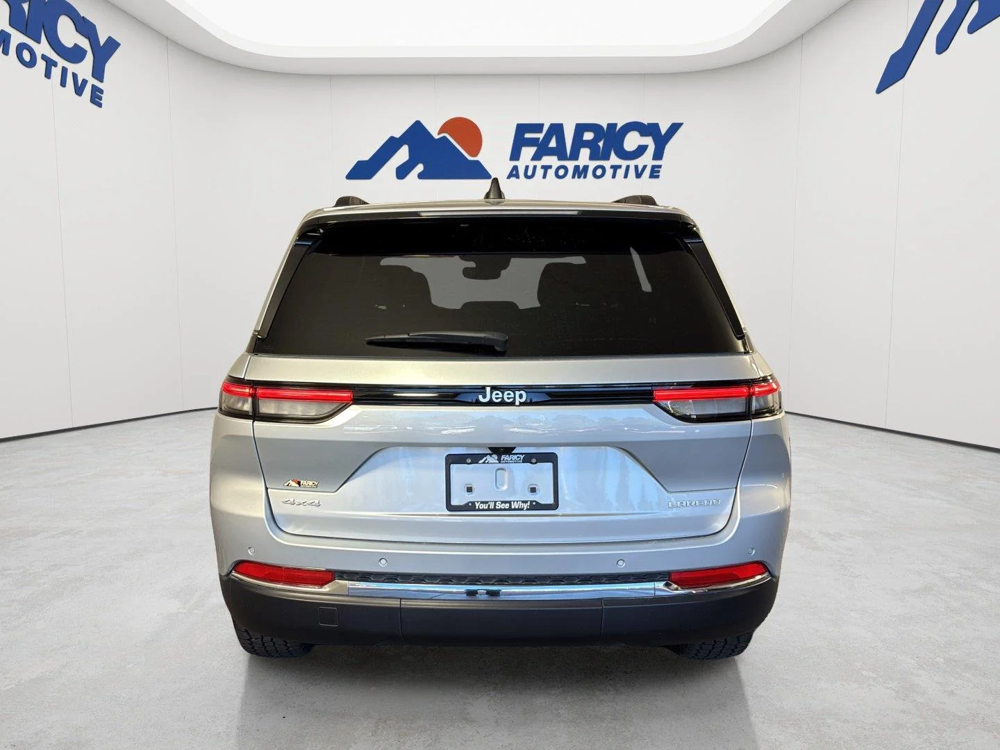 Used 2024 Silver Zynith Jeep Laredo X image 6