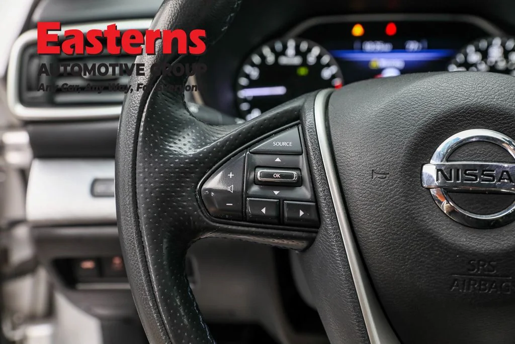 Used 2018 Silver Nissan 3.5 S image 15