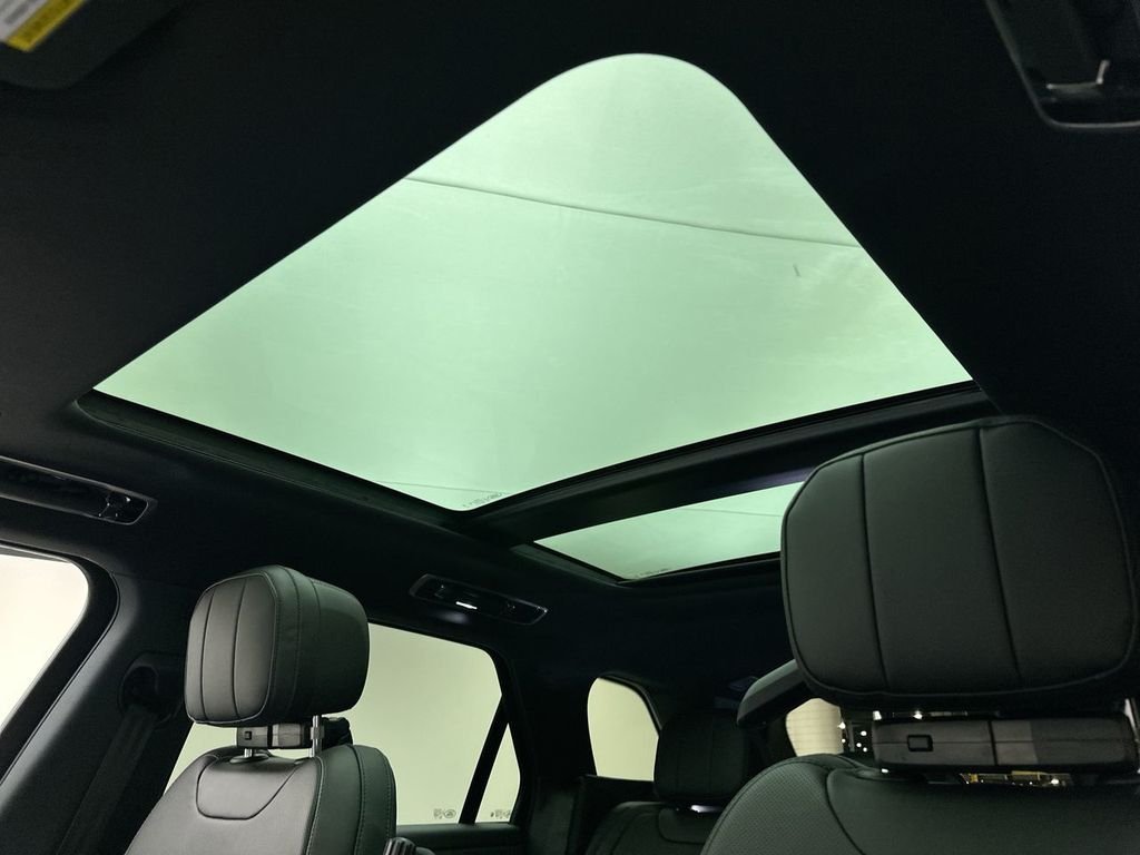 New 2026 Santorini Black LAND ROVER Dynamic SE image 19
