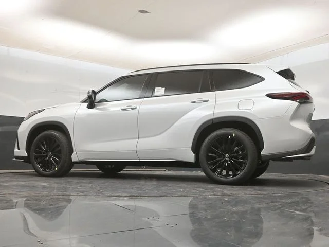 New 2026 Wind Chill Pearl <sup>1</sup> Toyota  XSE image 21