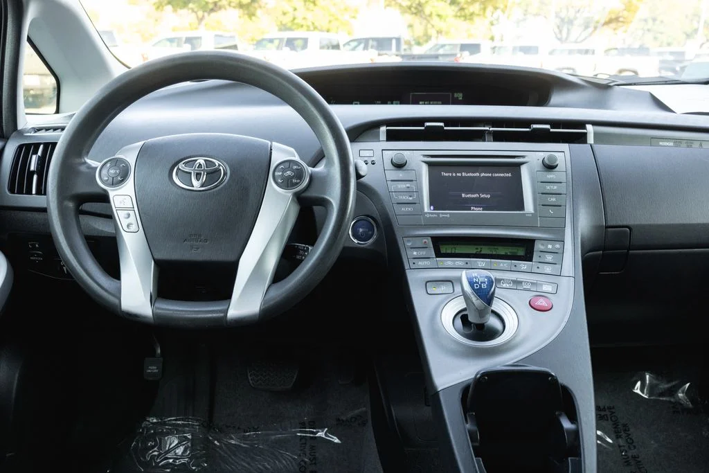 Used 2012 Winter Gray Metallic Toyota Base image 25