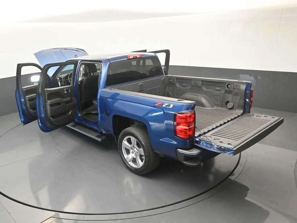 Used 2016 Deep Ocean Blue Metallic Chevrolet LT image 52