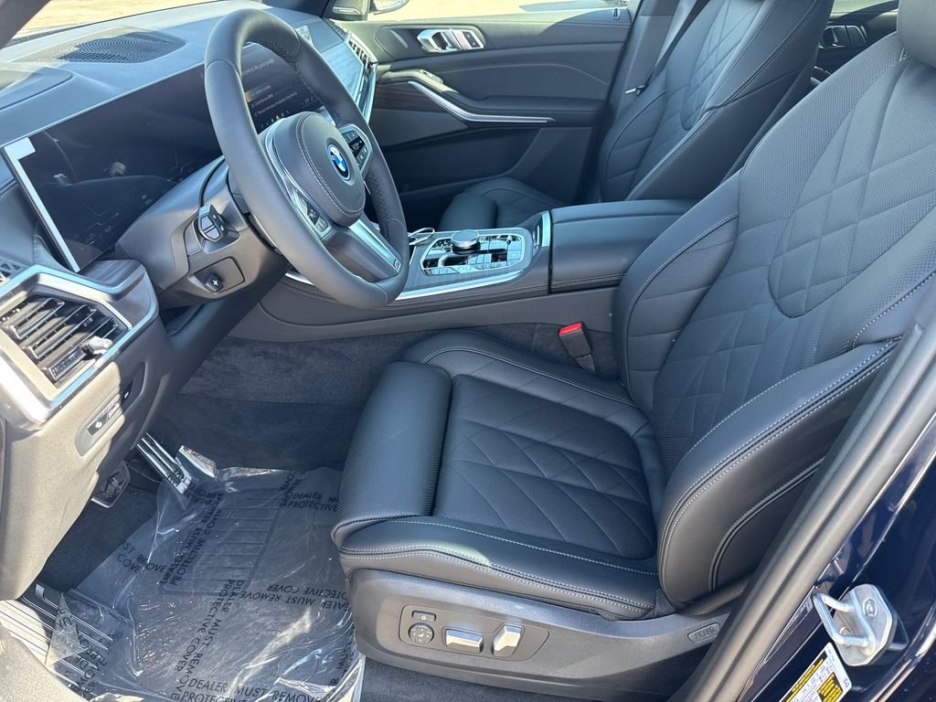 New 2026 Tanzanite Blue II Metallic BMW xDrive50e image 22