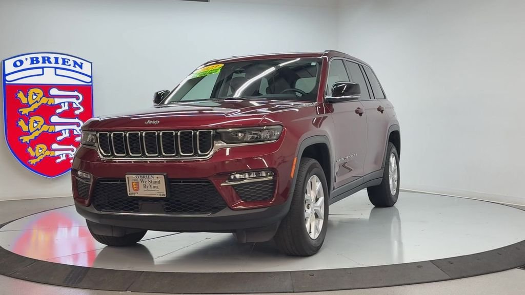 Used 2023 Velvet Jeep Limited image 9
