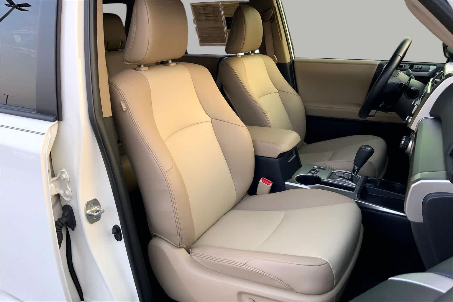 Used 2023 Ice Cap Toyota SR5 Premium image 9