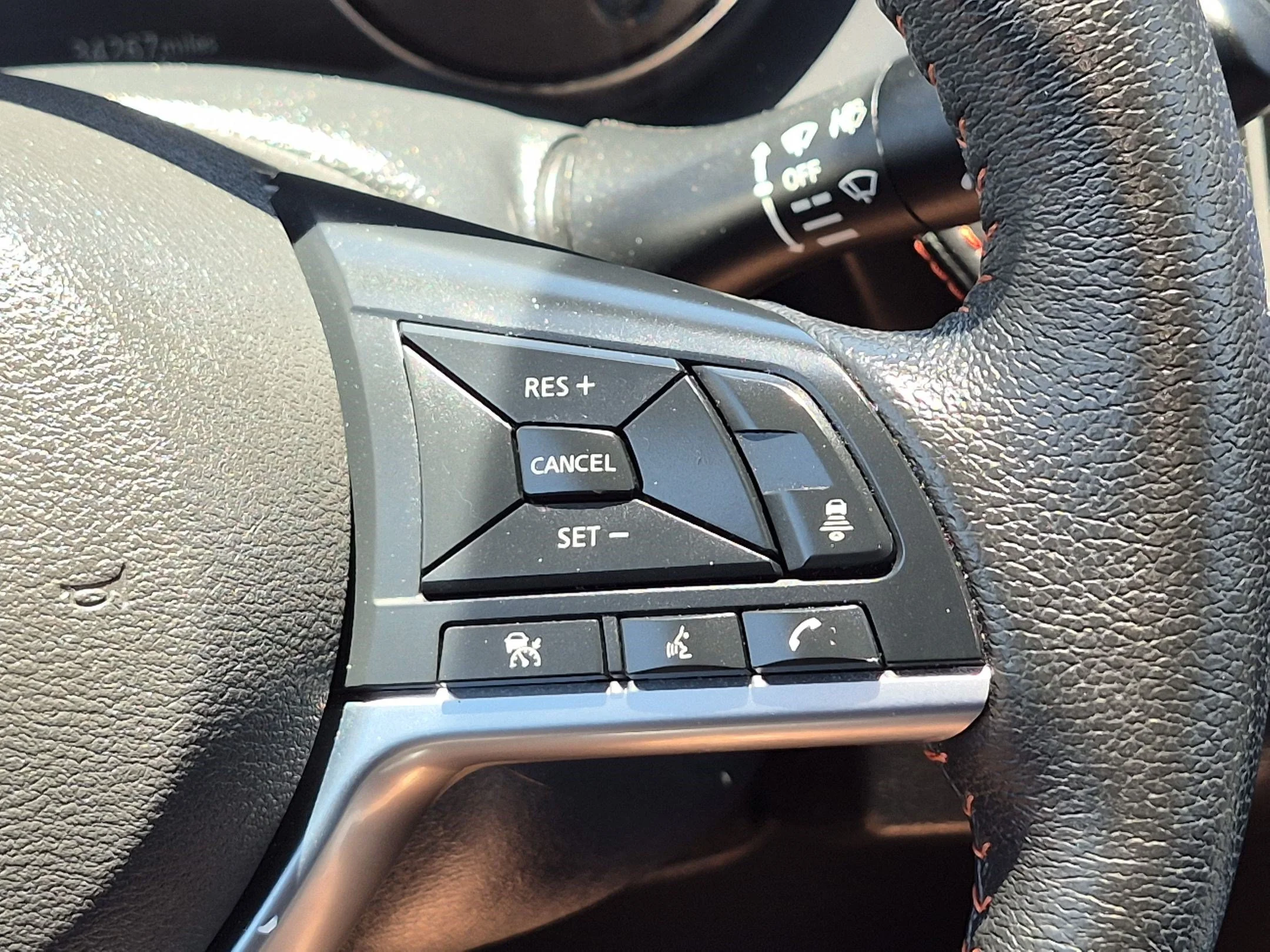 Used 2024 Scarlet Ember Tintcoat Nissan SR image 21