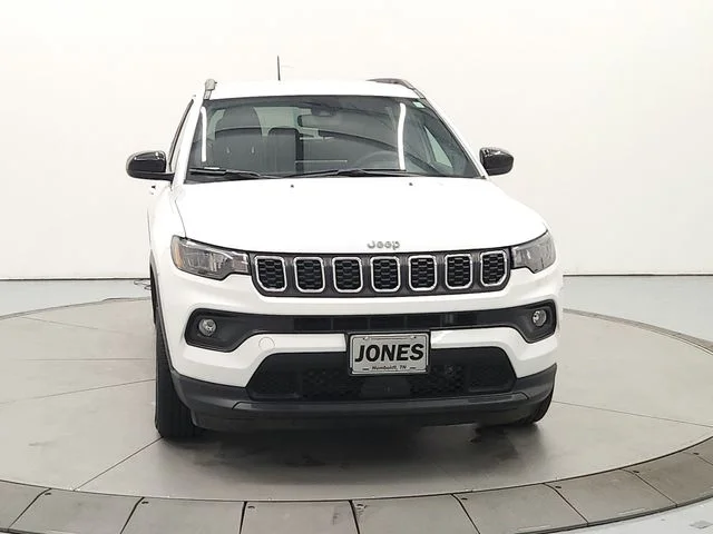 Used 2024 White Jeep Latitude image 3
