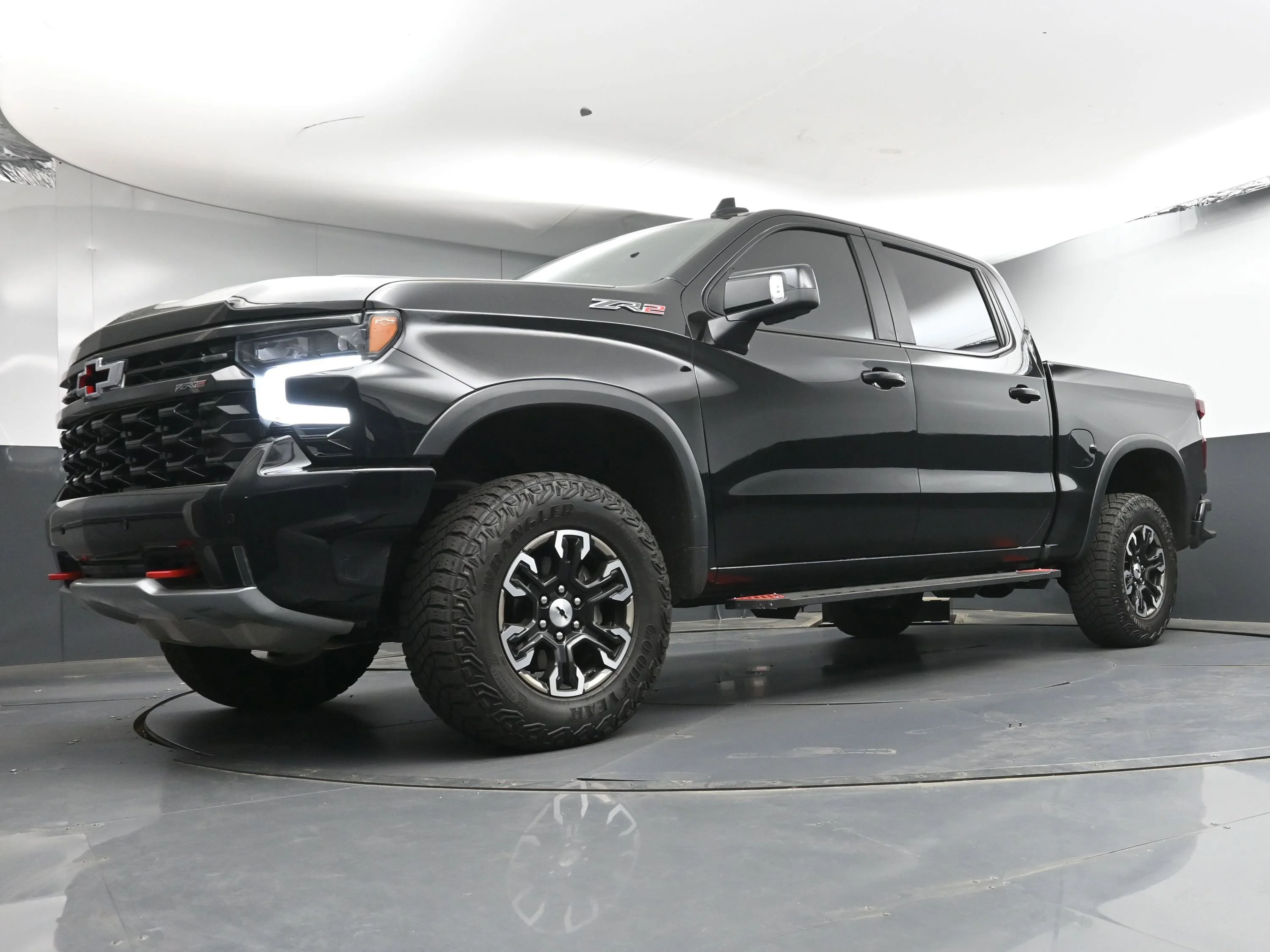 Used 2025 Black Chevrolet ZR2 image 27