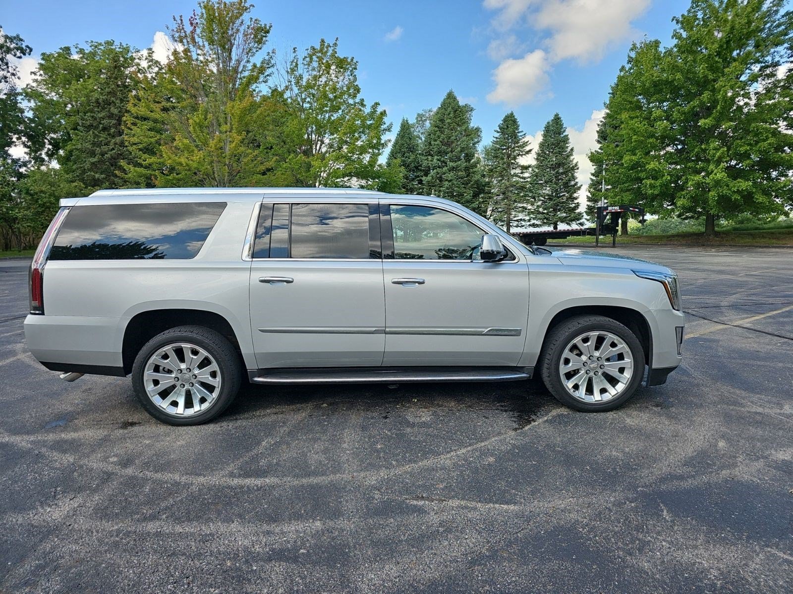 Used 2016 Radiant Silver Metallic Cadillac Luxury Collection image 6