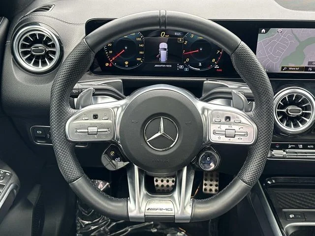 Used 2023  Mercedes-Benz GLB 35 AMG® image 21
