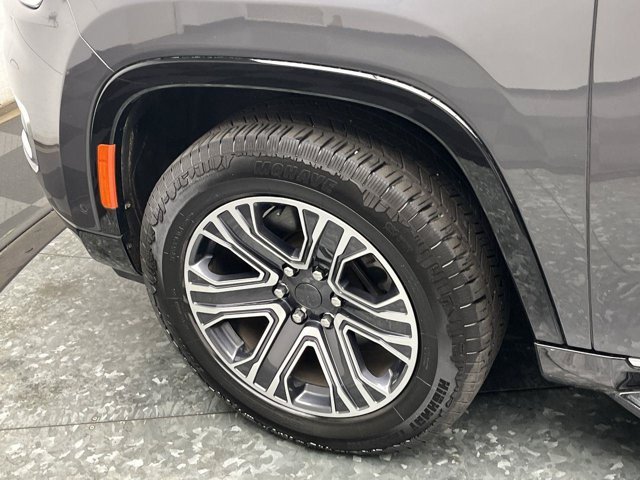 Used 2023 Baltic Gray Metallic Clearcoat Jeep  image 36