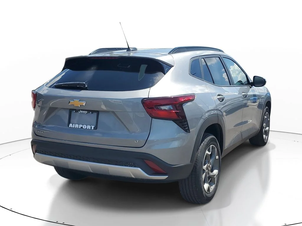 Used 2025 Gray Chevrolet LT image 5