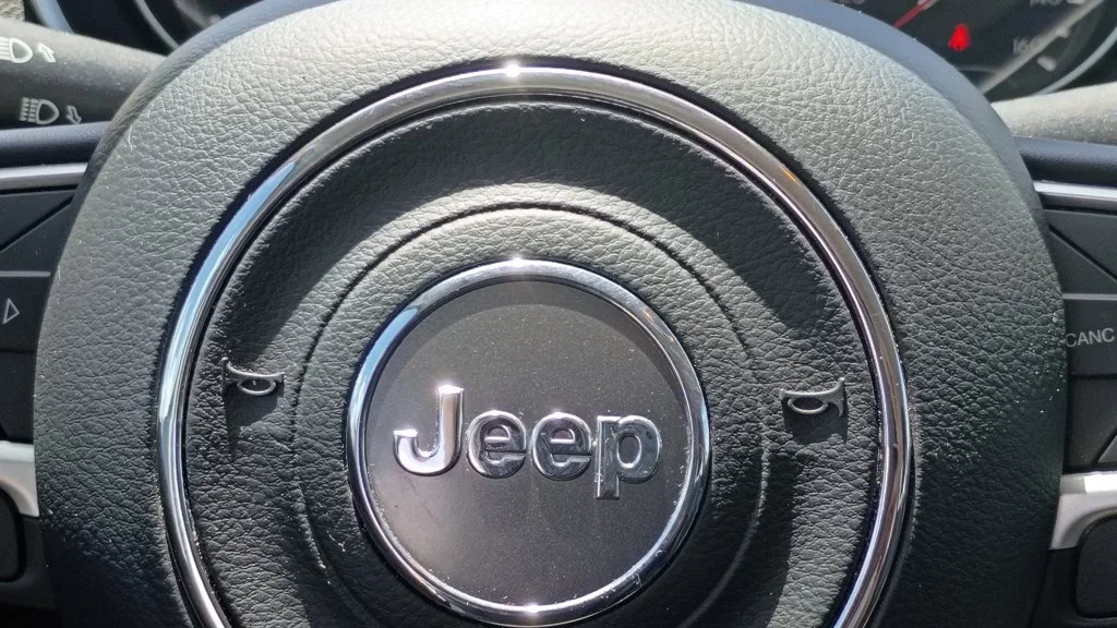 Used 2021 White Jeep Latitude image 26