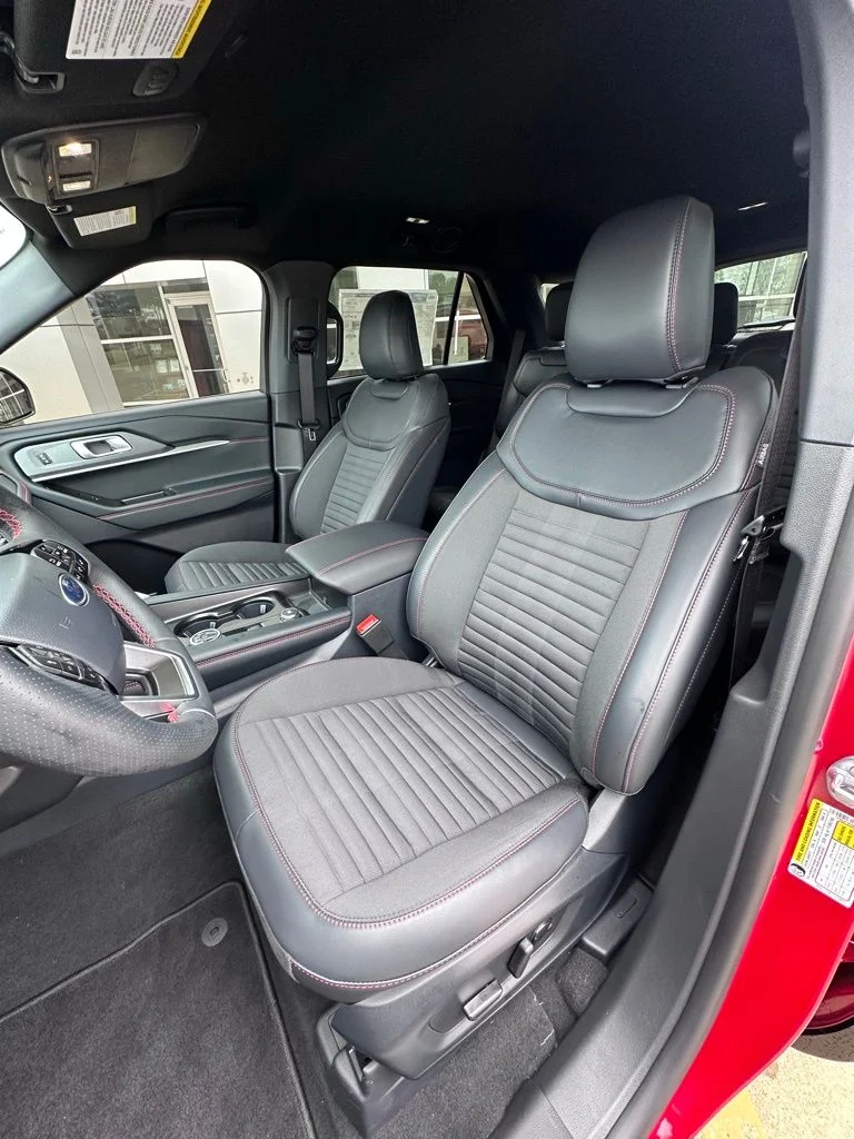 2026 Ford Explorer ST-Line - Photo 9