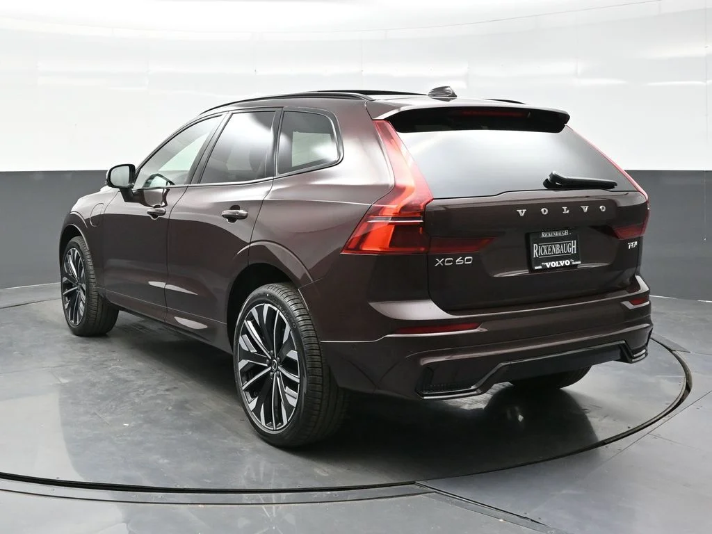 New 2026 Mulberry Red Volvo T8 Ultra image 5