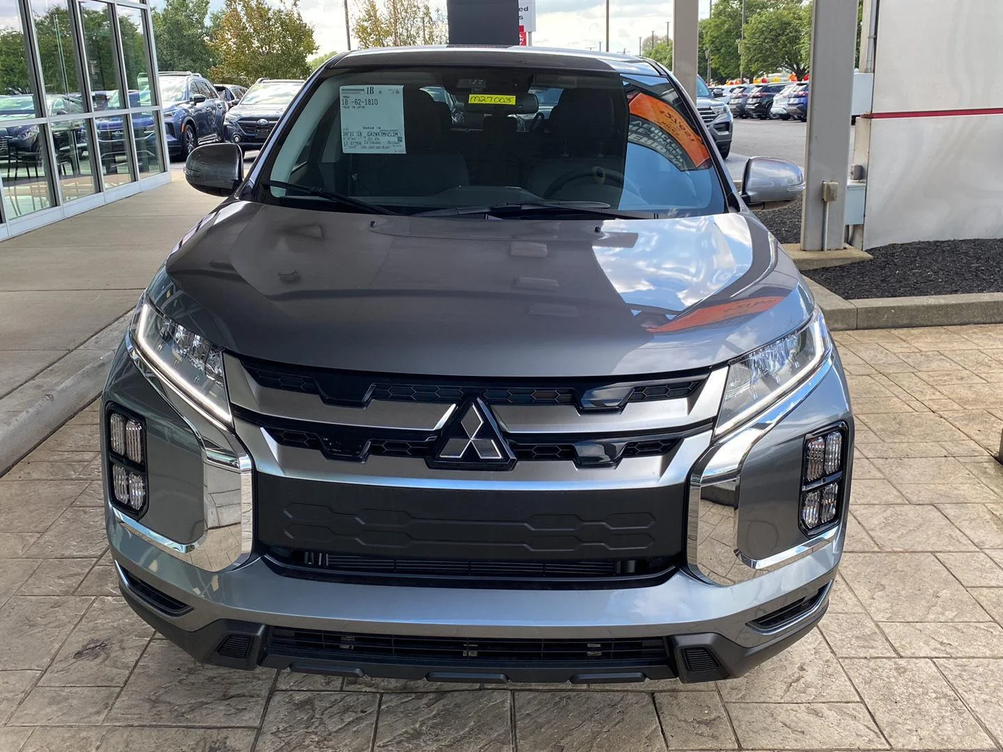 New 2027 Mercury Gray Metallic Mitsubishi 2.0 SE AWC image 2