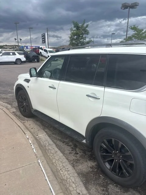 Used 2018 White Nissan Platinum image 11