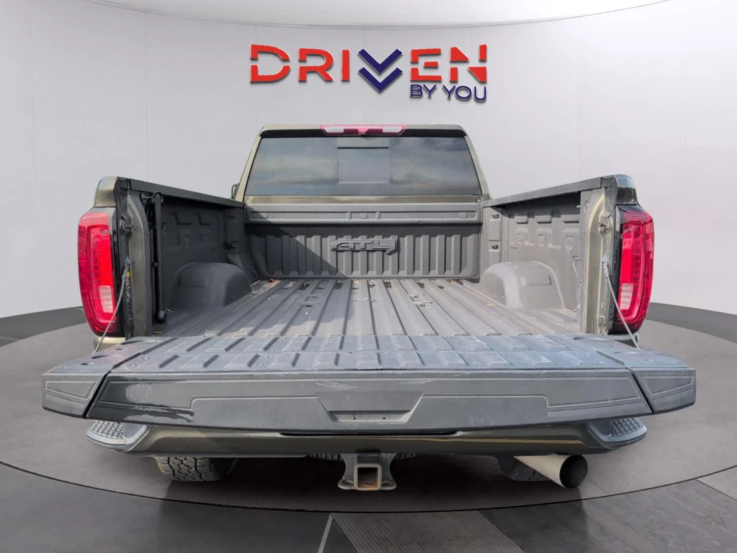 Used 2023 Forest Metallic GMC AT4 image 9