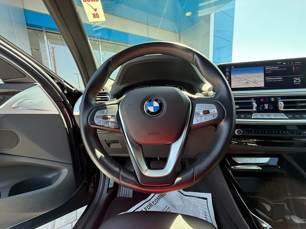 Used 2022 Black BMW sDrive30i image 21