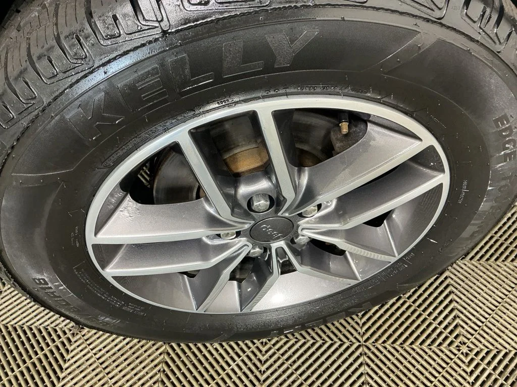 Used 2020 White Jeep Limited image 5