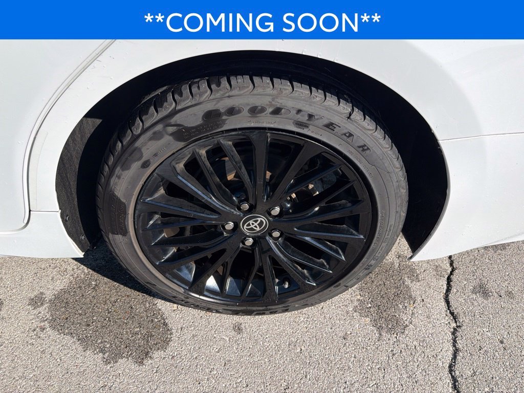 Used 2022 White Toyota SE Nightshade image 18