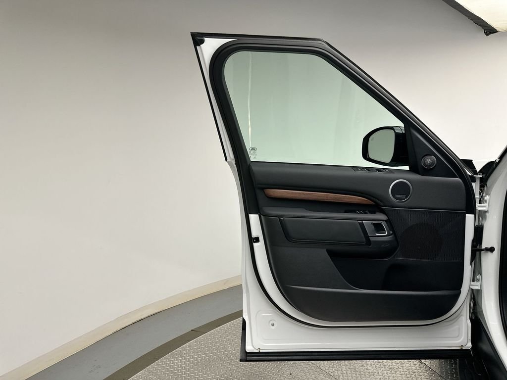 Used 2025 Fuji White Land Rover S image 22