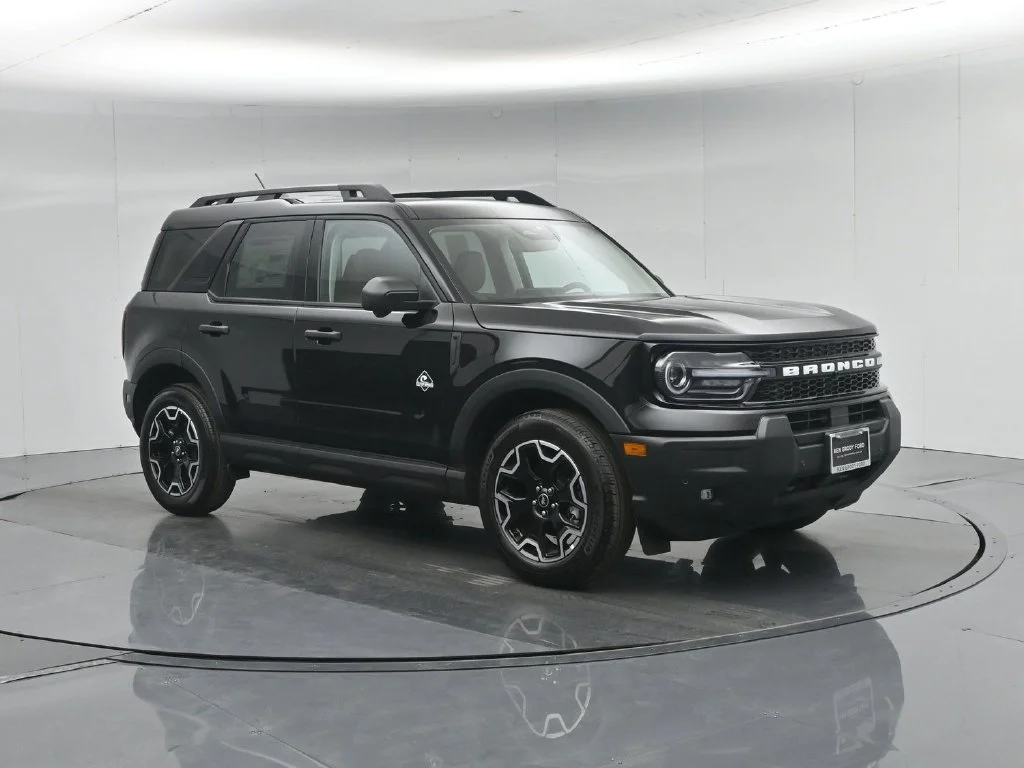 New 2026 Shadow Black Ford Outer Banks image 25