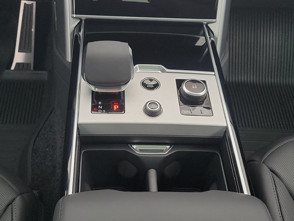 New 2027 Santorini Black Land Rover SE image 20