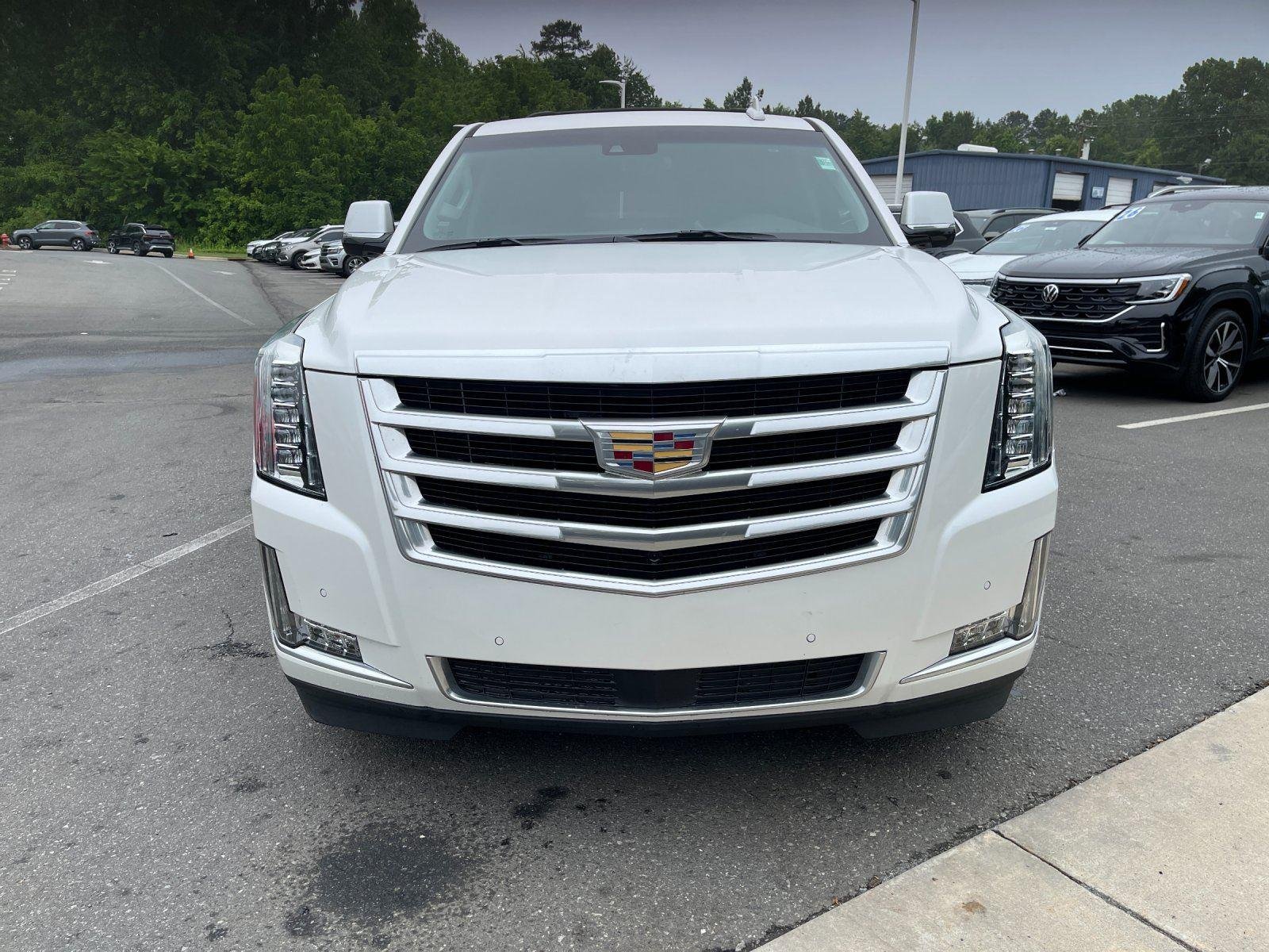 Used 2019 Crystal White Tricoat Cadillac Premium Luxury image 8