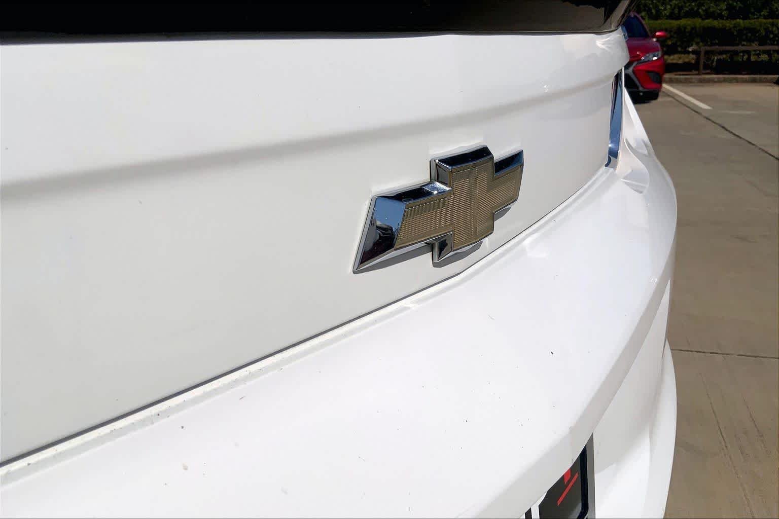 Used 2011 Summit White Chevrolet 2SS image 30
