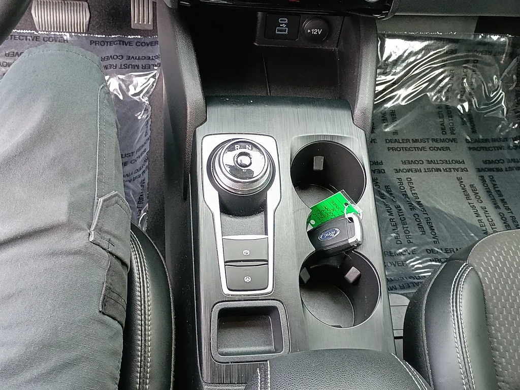 Used 2023 Oxford White Ford Base image 23