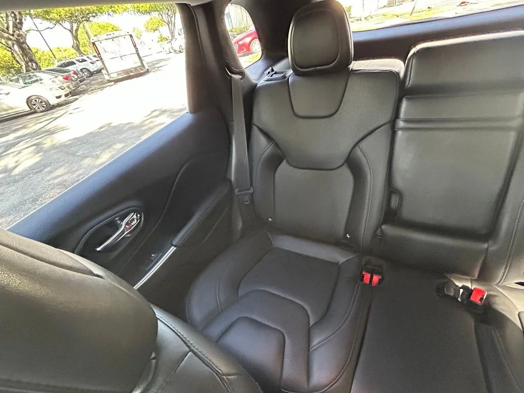 Used 2019 Gray Jeep Limited image 12