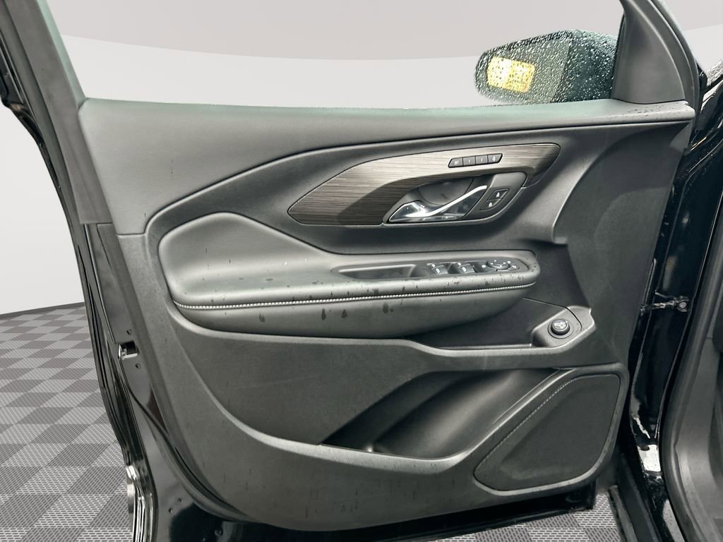 2024 GMC Terrain SLT - Photo 25