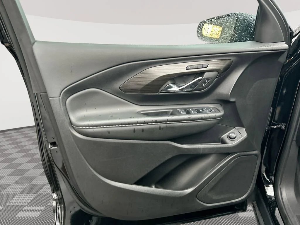 2024 GMC Terrain SLT - Photo 25