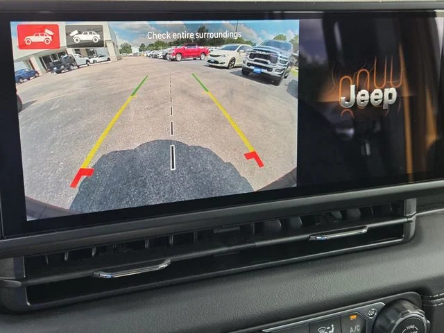 New 2026 Goldilocks Exterior Paint Jeep Sahara image 18
