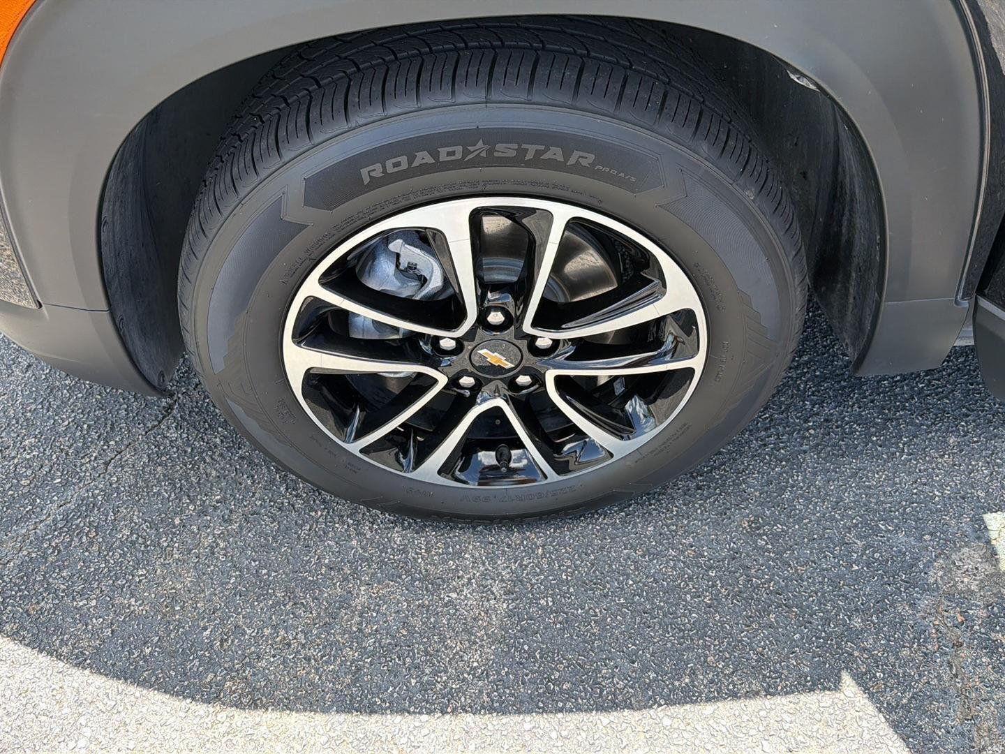 Used 2025 Mosaic Black Metallic Chevrolet LT image 34