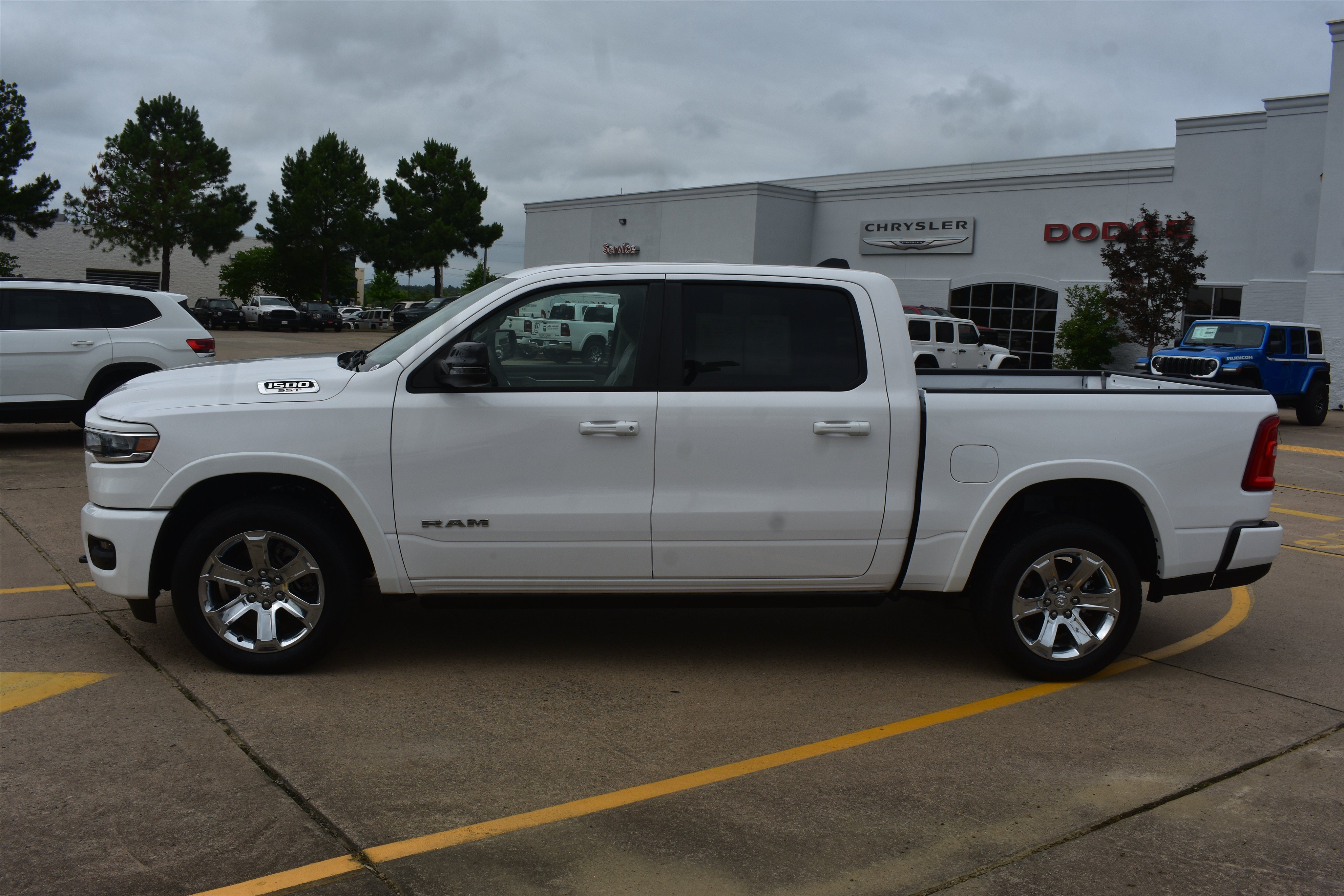 Used 2025 Bright White Clearcoat Ram Laramie image 10