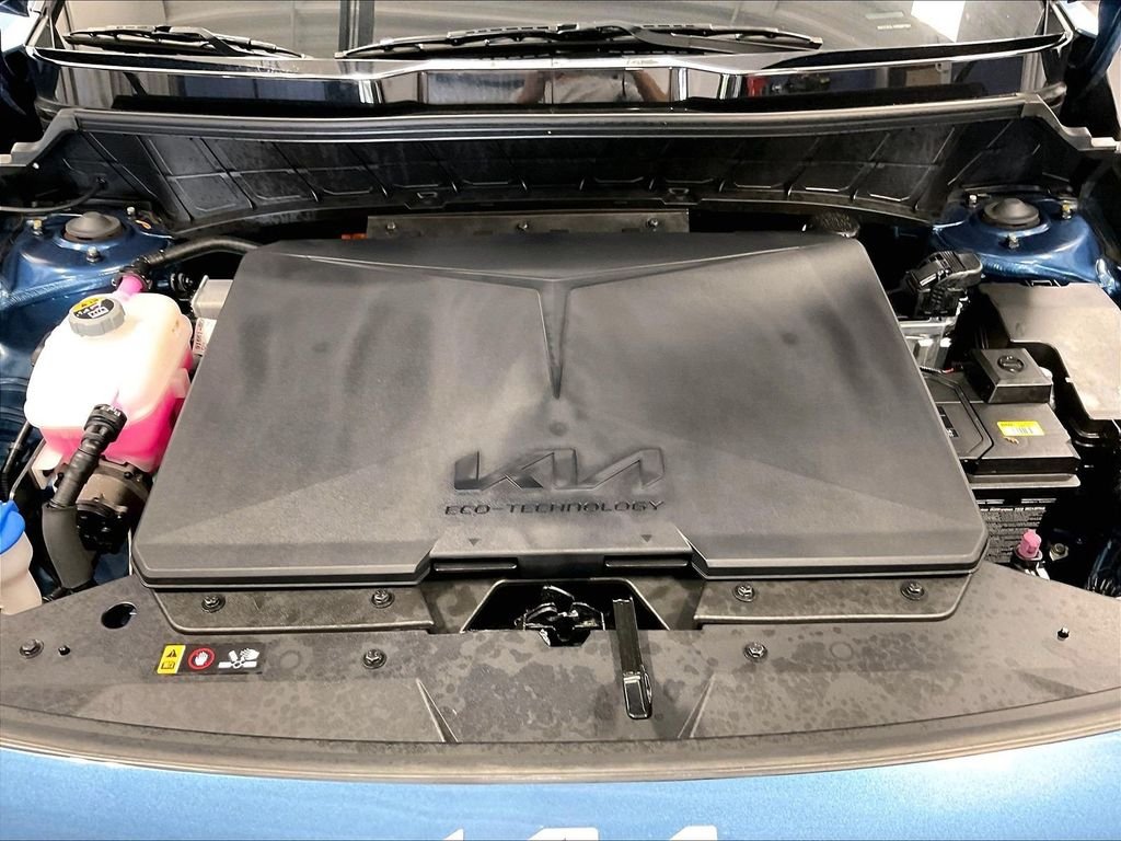 Used 2024 Blue Kia Wind image 28