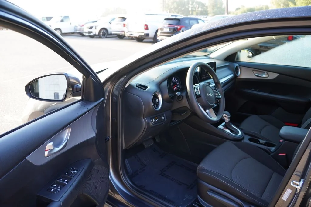 Used 2023 Gravity Gray Kia LXS image 14